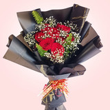 Classic One Dozen Beautiful Roses Bouquet
