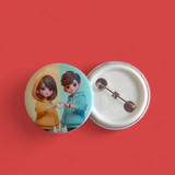 Animated Couple Badge – Love in Motion