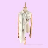 Graceful White Scarf with Leaf Design – Luxuriously Soft & Fashion-Forward