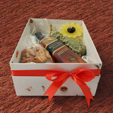 Whisky 200ml & Dry Nuts Delight with Sunflower Candle