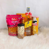 Snacks with Dry Nuts & Whisky 700ml Gift Combo