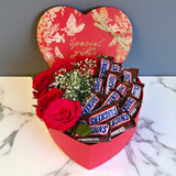 Roses with Snickers Chocolates Sweetness Hamper NKS-955