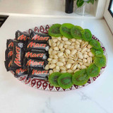 Pistachio, Kiwi & Mars Chocolate Gift Tray NKS-1139