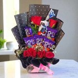 Rose Bouquet with Crispello & White Rabbit JNK-4240