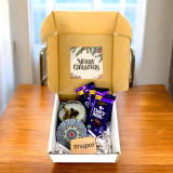 Merry Christmas Gift Box with Chocolates, Candle & Personalized Keyring