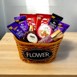 Enchanted Bloom Beauty & Treats In Basket SK-1284