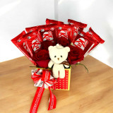 Romantic Roses & KitKat Treats with Teddy Keyring JNK-5922