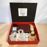 Classic Love Gift Set with Brooch, Wallet, Chocolates & Personalised Keyring For Him SK-1783