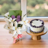 Blueberry Mini Cake with Crochet Flower Bunch DKG-217