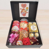 Mother's Day Gift Box with Accessories, Sweets & Dry Nuts JNK-6814