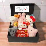 Hello Kitty & Adorable Animal Keyring Gift Box with KitKat DKG-309