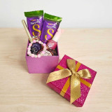 Chocolates & Beauty Accessories Gift Box JNK-7720
