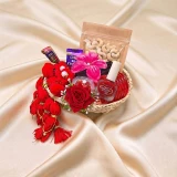 Women's Festive Gift Basket with Cashews & Chocolate