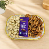 Pistachio & Kismis Gift Tray with Chocolate JNK-7890