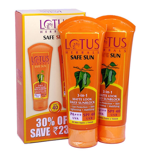 Lotus Herbals Safe Sun 3-in-1 Matte Look Daily Sunblock SPF40