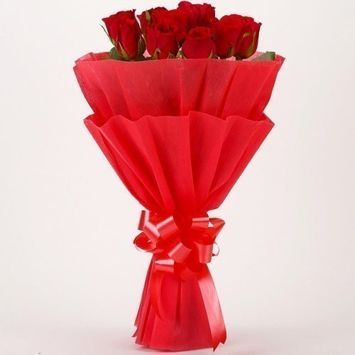 Enchanting 12 Red Roses Bouquet