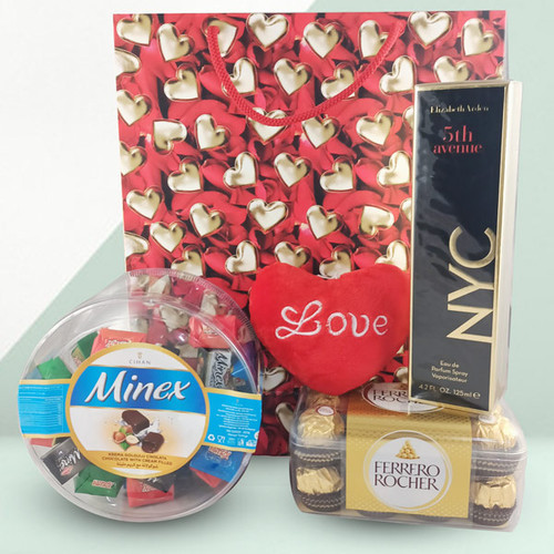 Elizabeth Arden 5th Avenue Perfume with Chocolates & Mini Cushion
