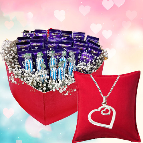 Chocolate Decoration Gift Box with Heart Pendant For Her