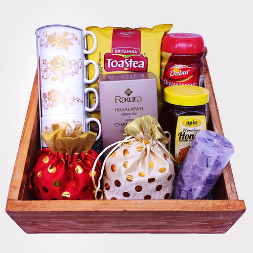 Tasty Snacks & Beautiful Cup Set in Luxury Gift Box