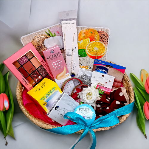 "Beauty Queen" Cosmetic Gift Basket