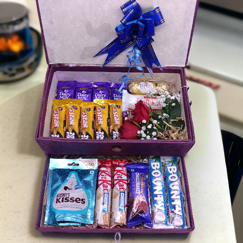 Assorted Delightful Chocolates Hamper With Roses Assorted Delightful Chocolates Hamper With Roses