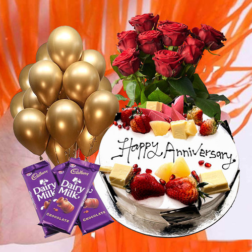 Attractive Anniversary Hamper for Your Loved Ones