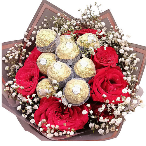 Ferrero Rocher Bouquet With Roses Bunch