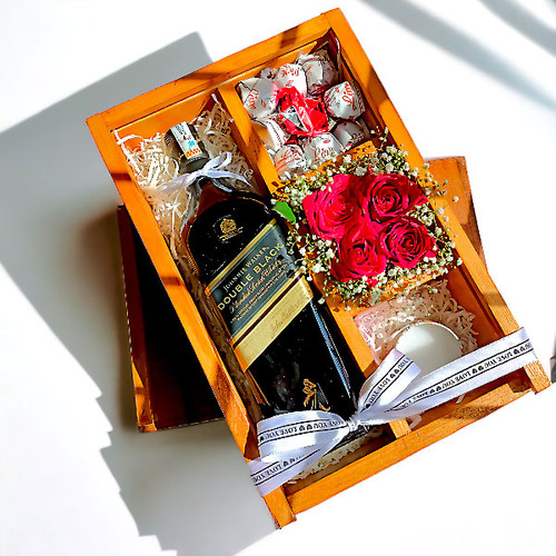 JW Double Black Whisky With Candle, Chocolates & Roses in Box
