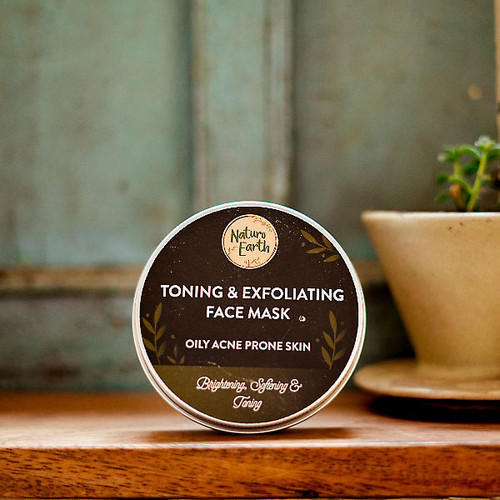Naturo Earth Toning and Exfoliating Face Mask 50g