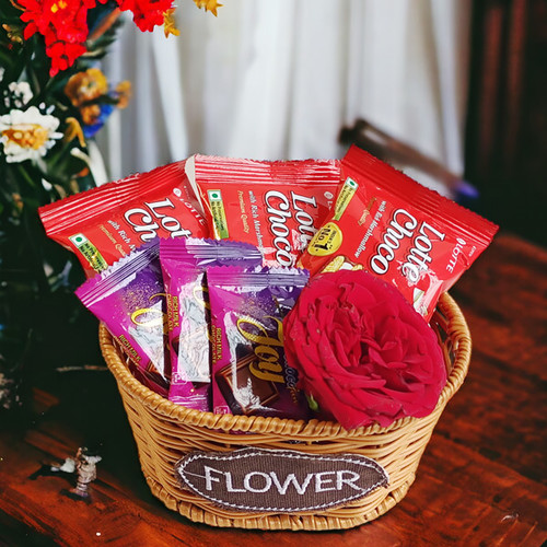 Joy, Choco Pie Chocolates Delights & Rose