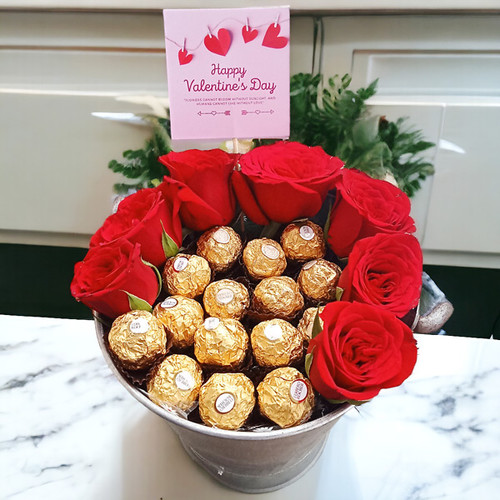 Valentine's Greeting Card, Rocher With Roses Combo