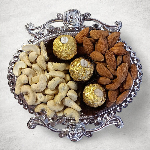 Dry Nuts & Chocolates Gift Tray
