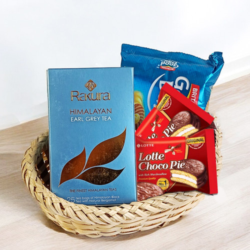 A Basket Full of Warmth: Tea and Cookies Combo