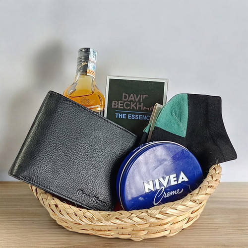 Sophisticated Gift with Wallet and Whisky 200ml