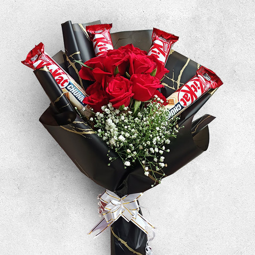 Beautiful Roses Bouquet with Kitkat Chocolates