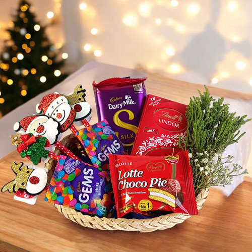 Christmas Gift : Assorted Chocolates and Pens