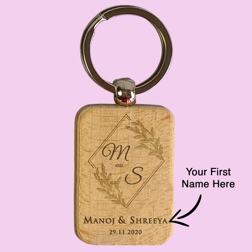 Wedding Date Keyring with Couple's Name Wedding Date Keyring with Couple's Name