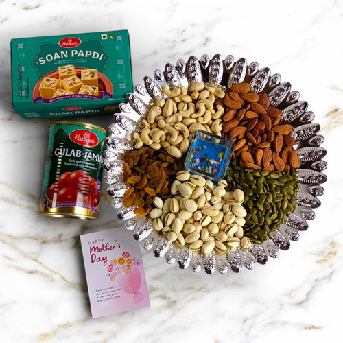 Exquisite Sweet & Nutty Delight Gift Tray