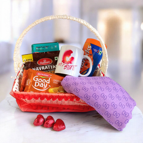 Snacks with Horlicks, Ceramic Mug & Shawl Gift for Mom