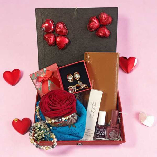 Luxurious Treat for Her Luxurious Treat for Her