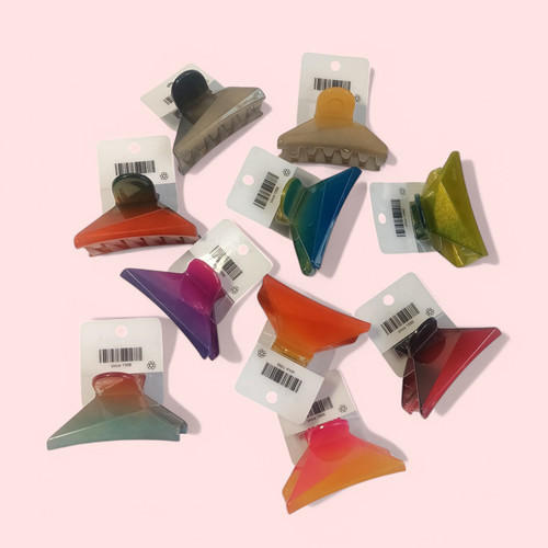 Bright Triangular Shaped Hair Clip-Colour may vary