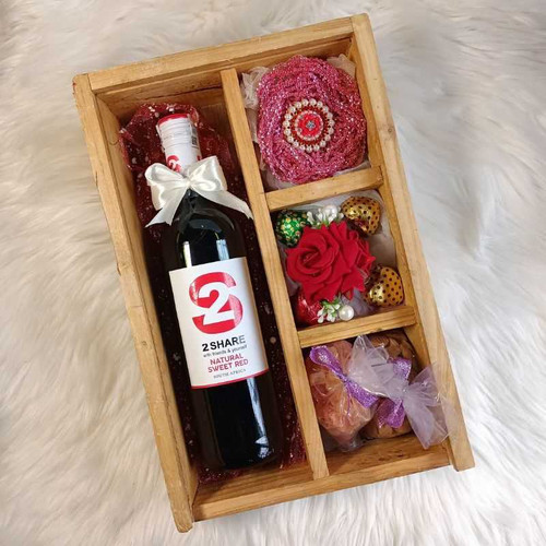 The Red Wine & Beauty Set Combo For Mom