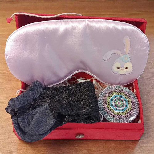 Comfort & Calm Gift – Eye Mask, Soft Socks & Fragrant Candle for Her