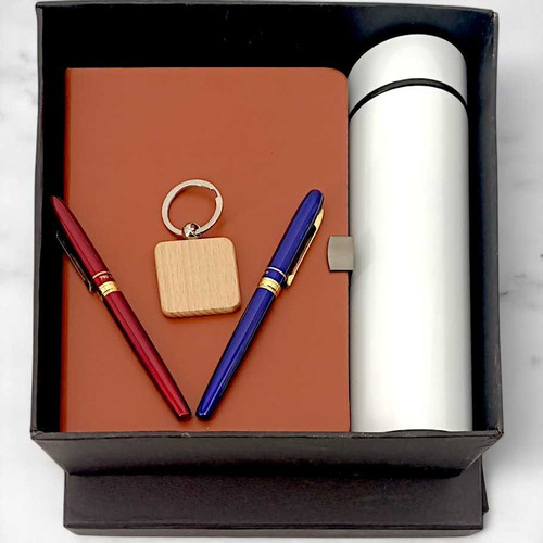 Tailored Gift Set with Personalize Branding
