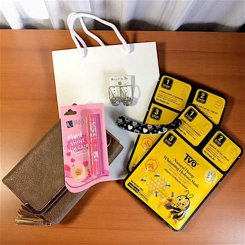 Stylish Beauty And Accessories Gift Set for Her