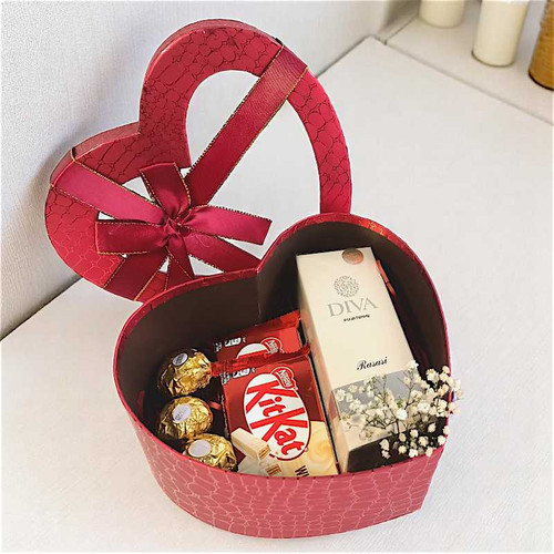 Elegant Love Gift Box with Perfume And Chocolates