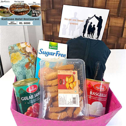 Wrapped in Love – A Thoughtful Gift for Parents