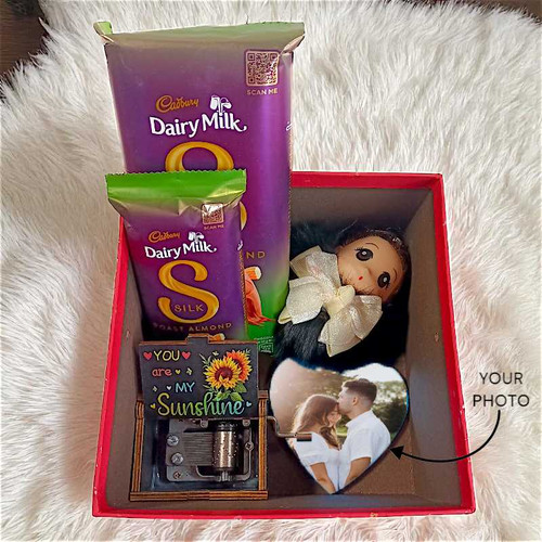 Chocolates, Keepsakes And Cute Keyring Combo