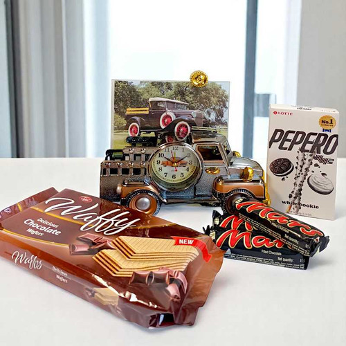 Classic Clock Photo Frame with Premium Chocolates