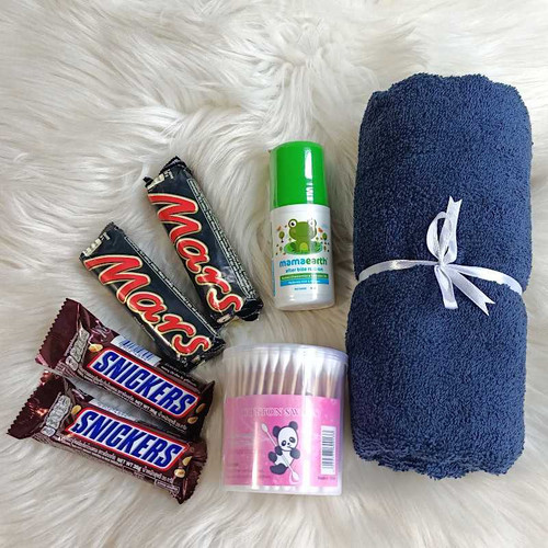 Essential Care Gift Set with Chocolates